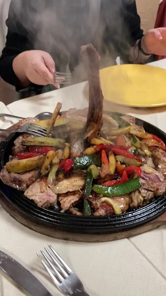 D. Gabriel B._La Mezza Luna 3_Giussago_review