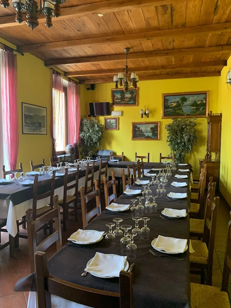 Ristorante Hotel Pizzeria Italia restaurant in Godiasco