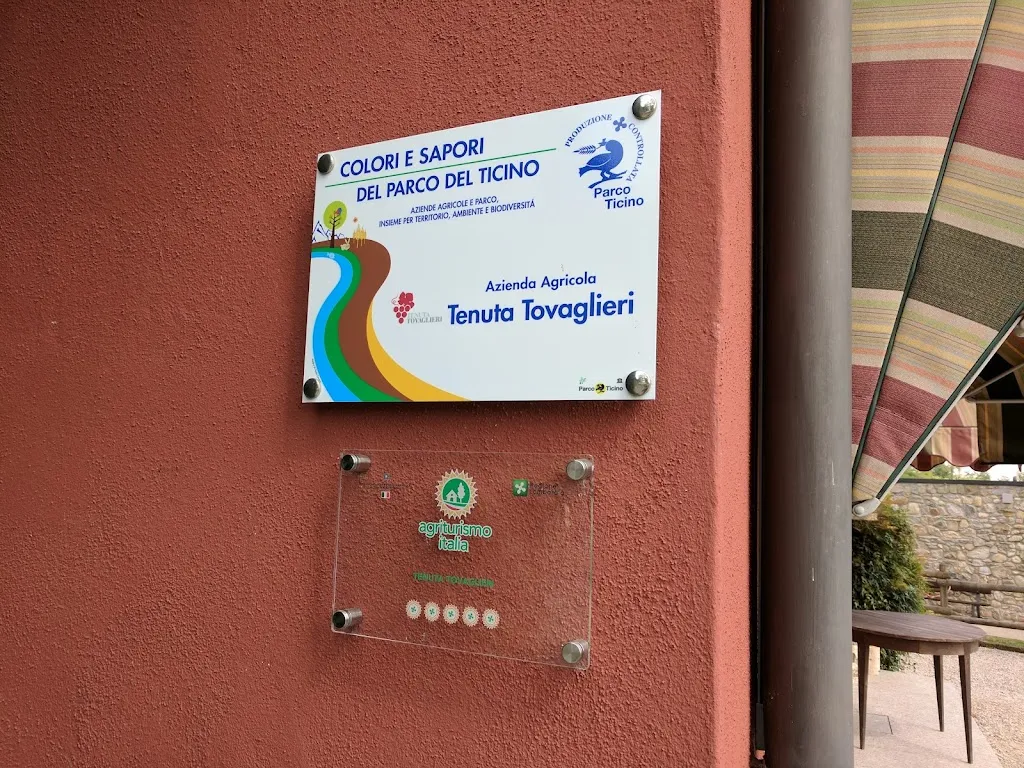 Adrian Fochi_tenuta tovaglieri_Golasecca_review