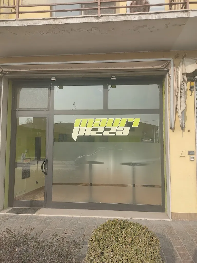 Mauri Pizza Goito MN restaurant in Goito