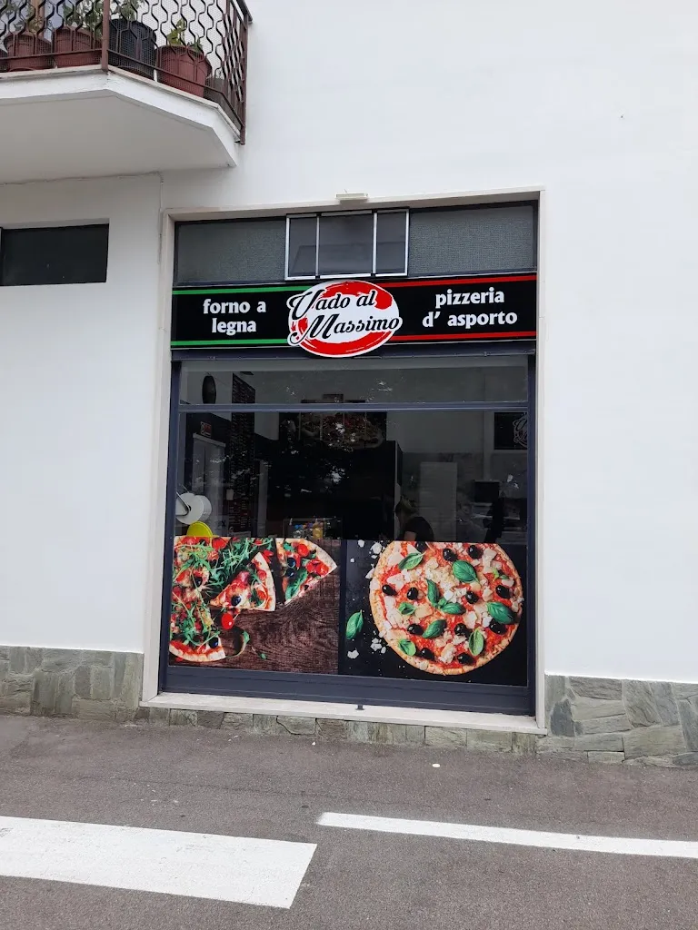 Pizzeria d’asporto Vado al Massimo restaurant in Gorla Maggiore
