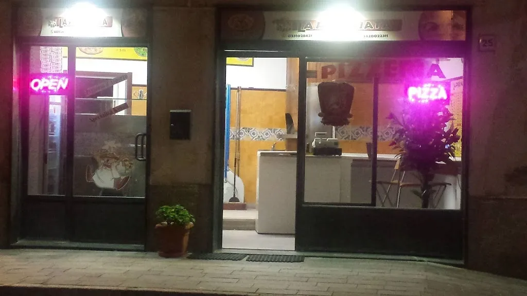 Pizzeria La Premiata restaurant in Gorla Maggiore