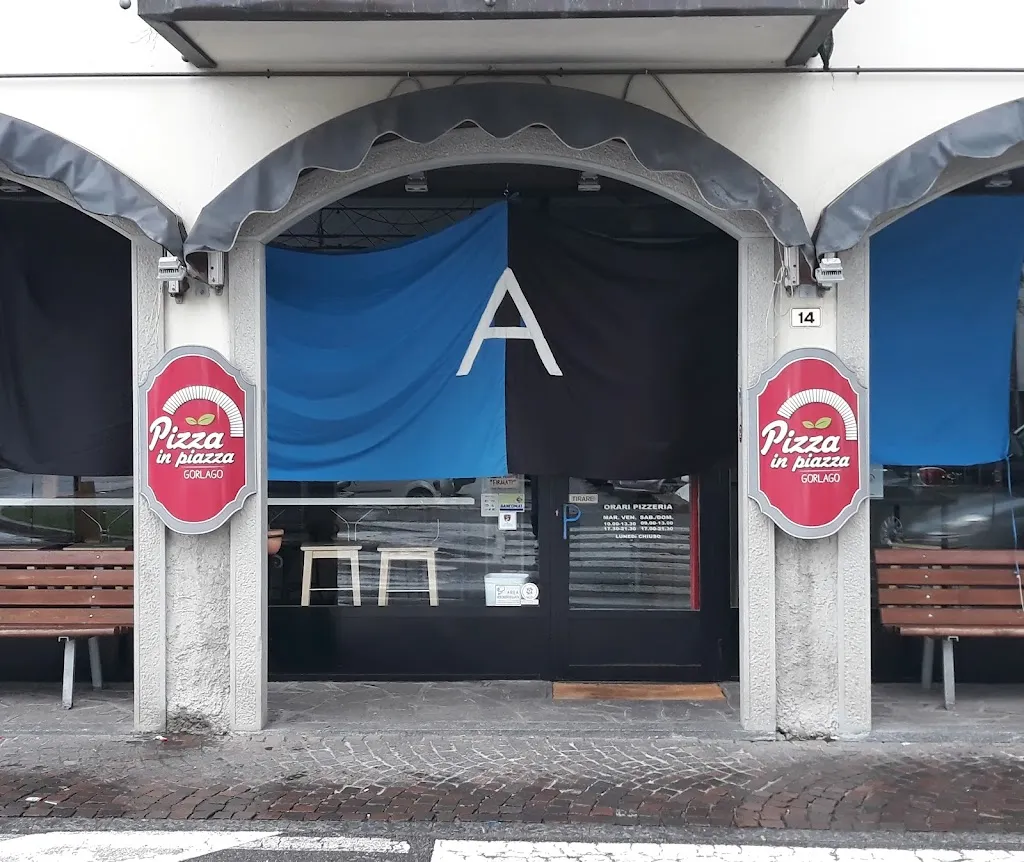Pizza in Piazza restaurant in Gorlago