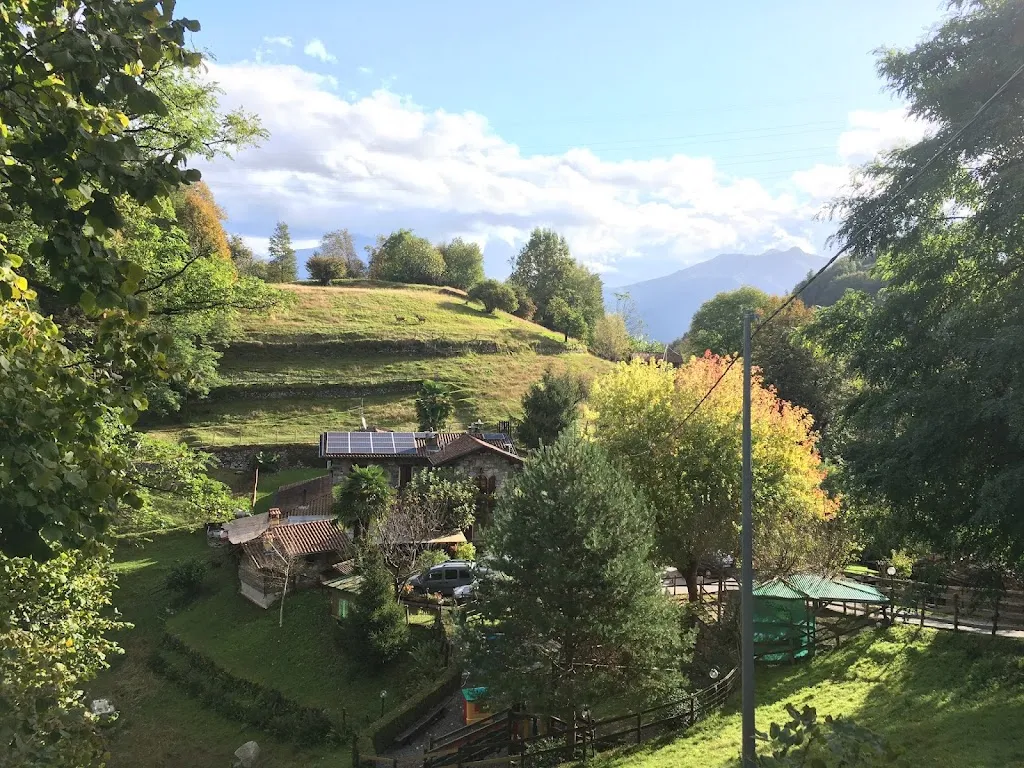 John Glenday_Agriturismo Barcola_Grandola ed Uniti_review