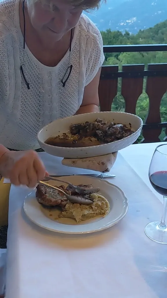 Ristorante La Baita_Grandola ed Uniti_slider_image_2