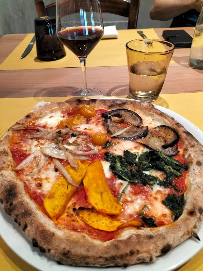 Pizzeria Fool's Garden_Gratacasolo_slider_image_3