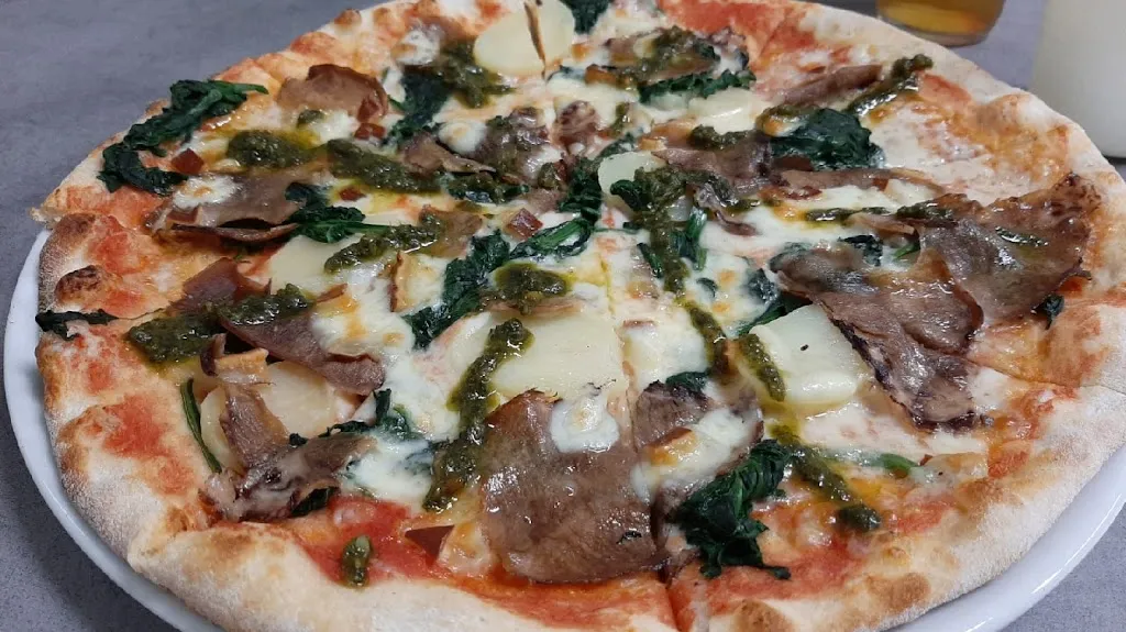 PIZZA PAZZA da Silvia a Gratacasolo ristorante a Gratacasolo