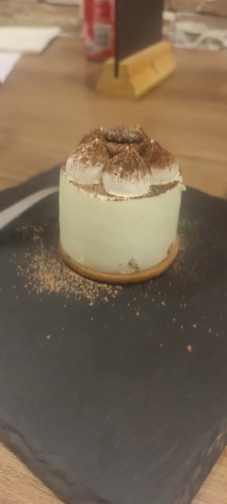 Luscinia Ywlya_Ristorante Pizzeria All'Angolo GRASSOBBIO_Grassobbio_review