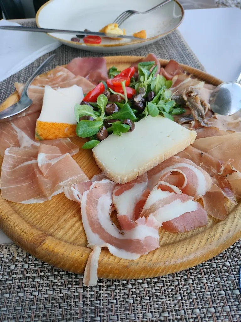 antti a_Ristorante Jolly'S Pizzeria - Asporto e a Domicilio_Grassobbio_review