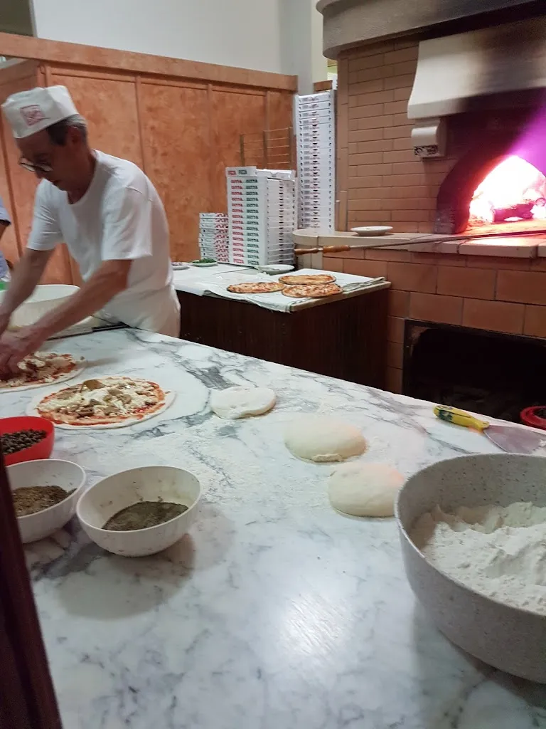 Pizzeria Minerba_Aradeo_slider_image_2