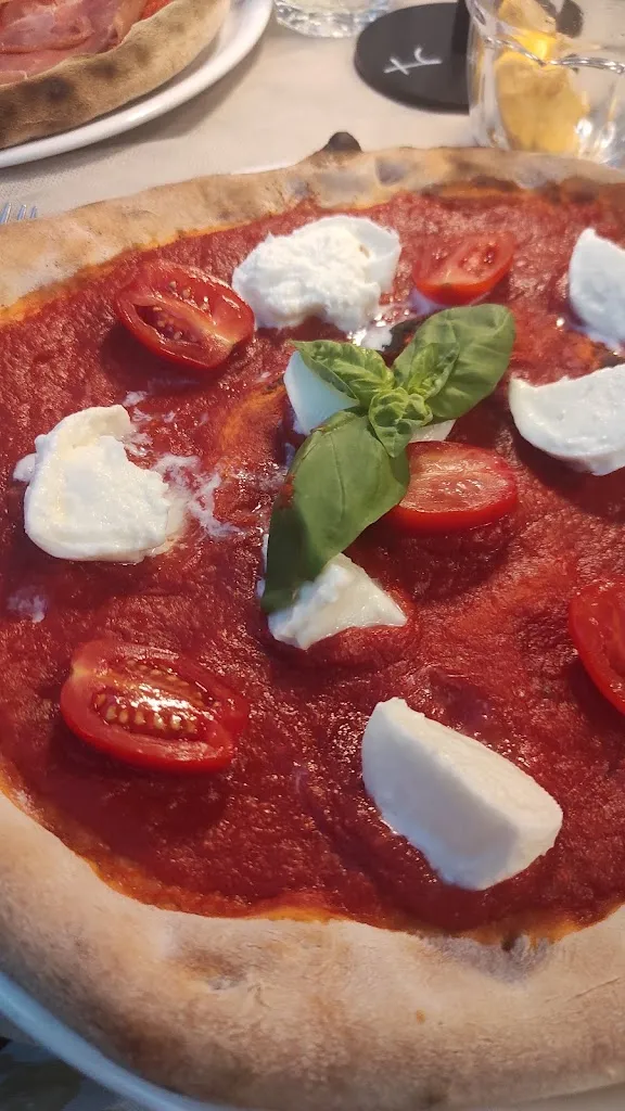 marta alborghetti_Pizzeria da Cristian_Gromo_review