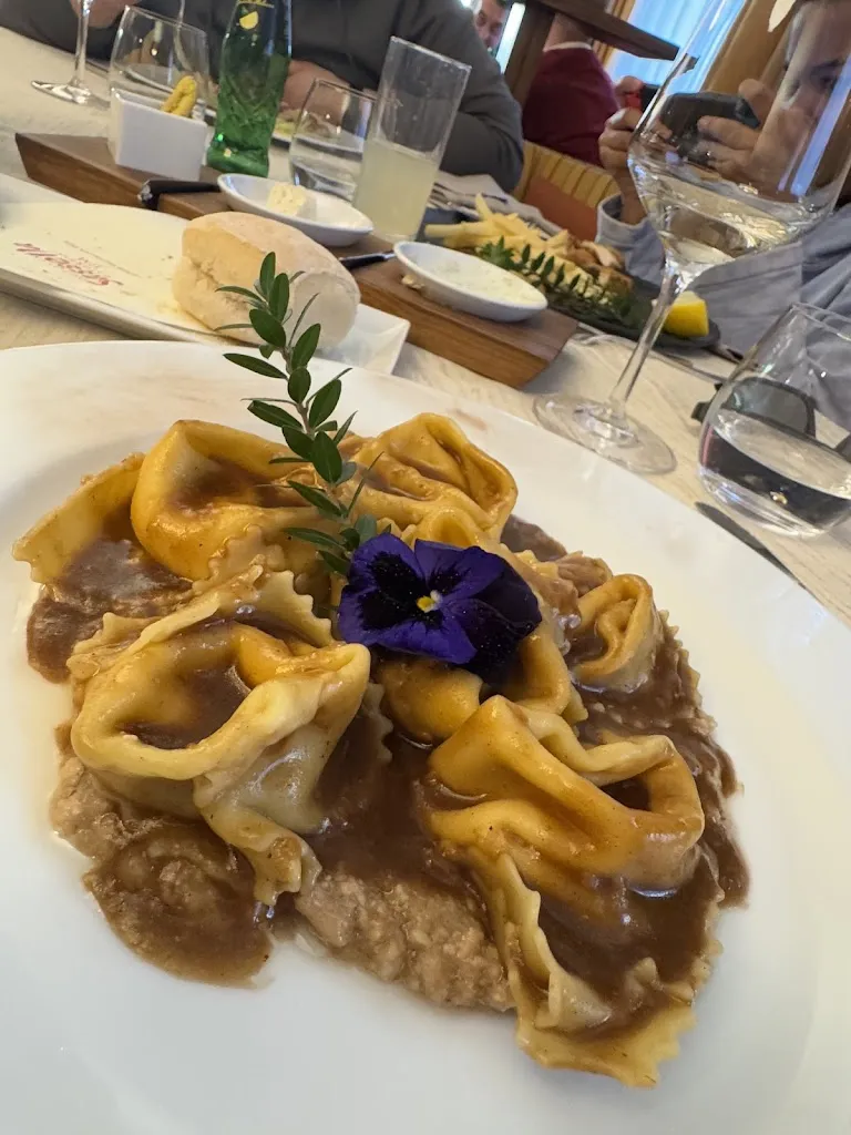 MIHAELA VALCEA_Hotel Sassella - Ristorante Jim_Grosio_review