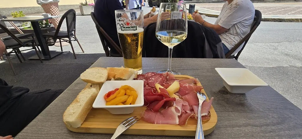 Karen Moratti_Bar Gelateria Valentino_Grosio_review