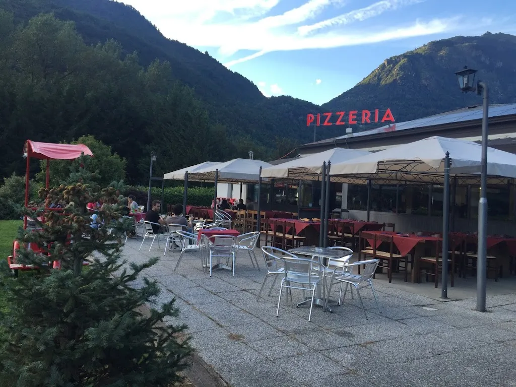 Lago grosotto restaurant in Grosotto