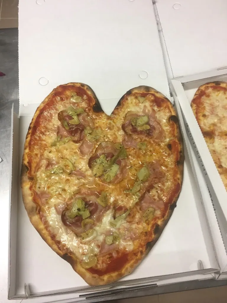 Pizzeria La Dea_Grosotto_slider_image_2