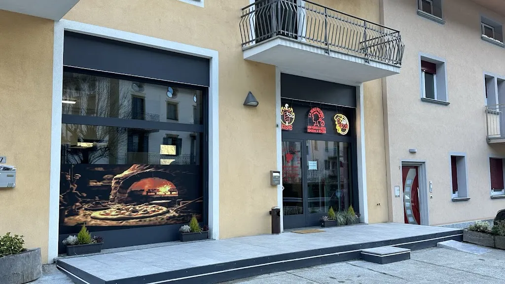 Pizzeria La Reale Grosotto_Grosotto_slider_image_1