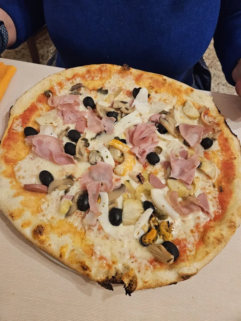 Albergo Ristorante Pizzeria Al Cantuccio_Gravellona_slider_image_2