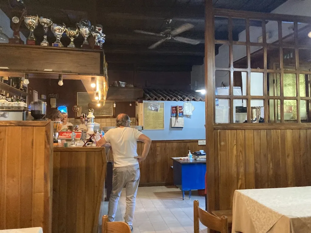 Pizzeria La Barcaccia restaurant in Gravellona