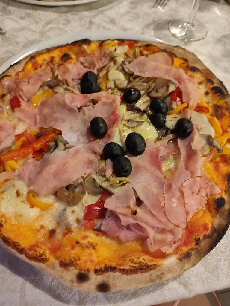 Pizzeria La Barcaccia_Gravellona_slider_image_2