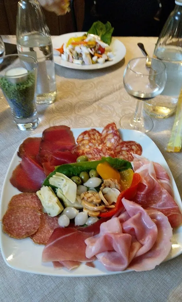 Pizzeria Bar Ristorante La Vela_Gravellona_slider_image_2