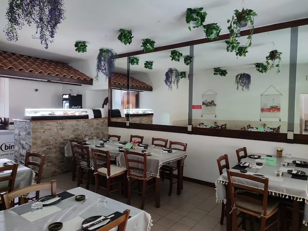 Uni sushi restaurant in Gravellona