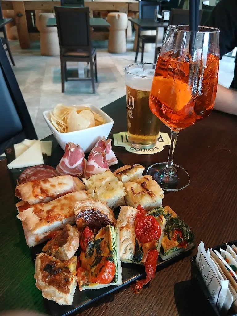 wolfgang robl_210 Sportway Lounge_Gravellona_review