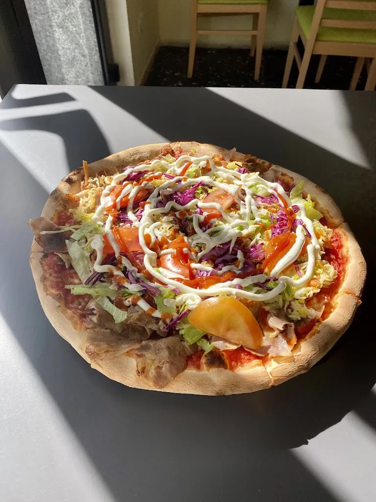 Katarzyna Shultz_Istanbul Turkish pizza kebap Gravellona toce_Gravellona_review