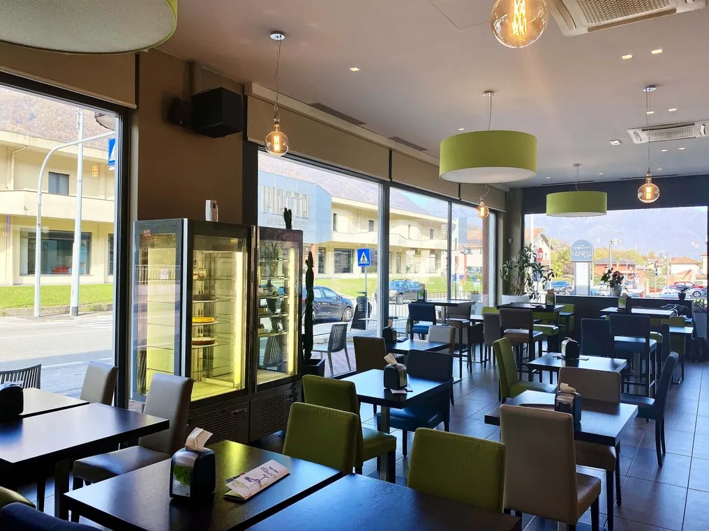 Monkey Steakhouse & Cocktail bar restaurant in Gravellona