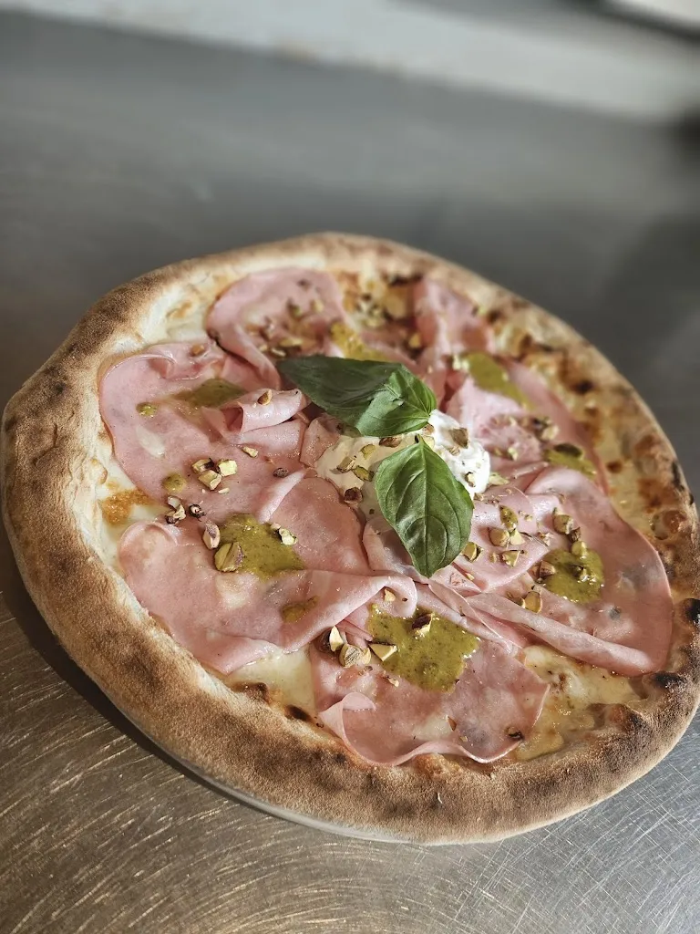 Taxi Pizza_Gravellona_slider_image_2