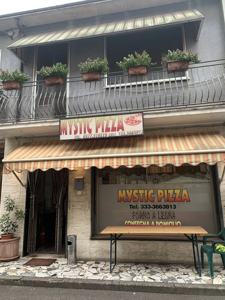 Ting Zhao_Mystic Pizza_Guardamiglio_review