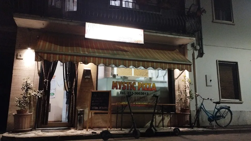 Mystic Pizza restaurant in Guardamiglio