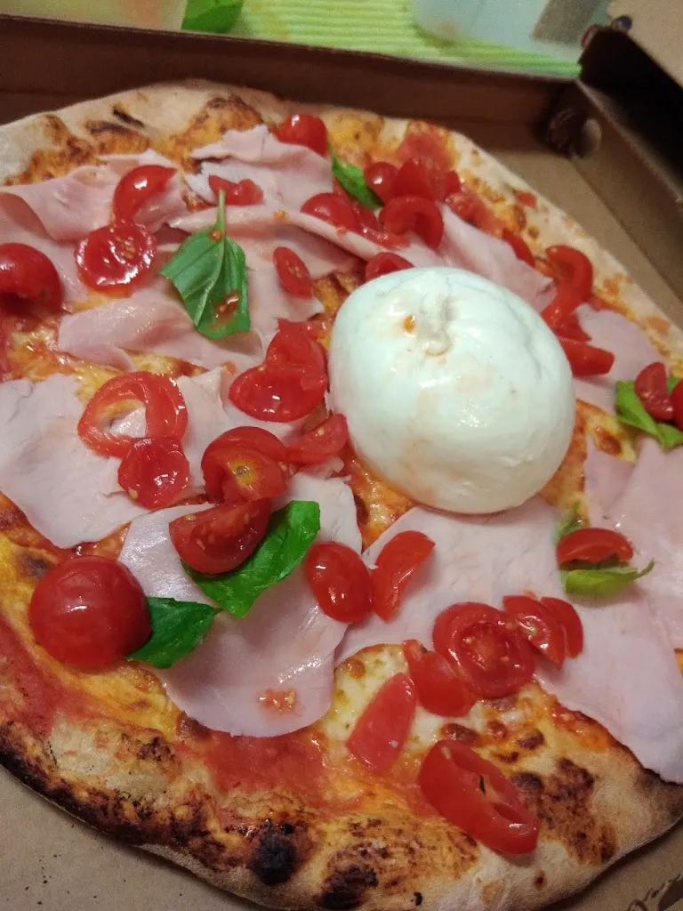 Mystic Pizza_Guardamiglio_slider_image_3