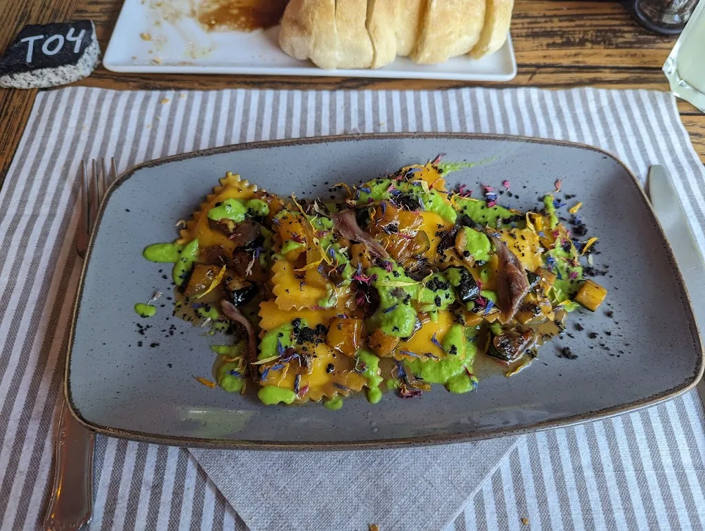 Eli Watson_Ristorante Pizzeria La Tavola_Idro_review