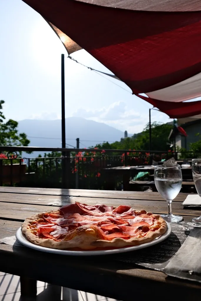 Ristorante Pizzeria Bar Piccolo Fiore_Introzzo_slider_image_1