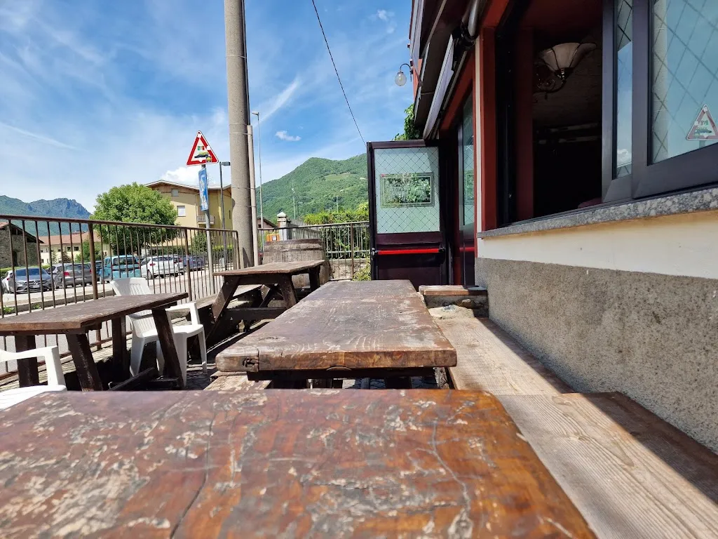 Ale Mitch_Pub My Friends - Introbio (LC)_Introbio_review