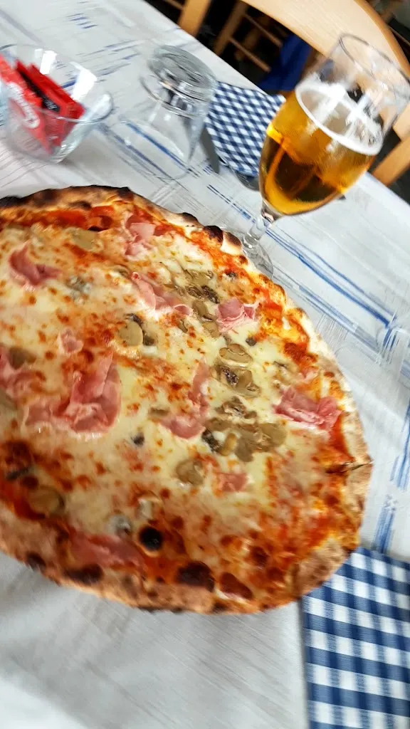 Ristorante Pizzeria La Fonte - Introbio _Introbio_slider_image_2