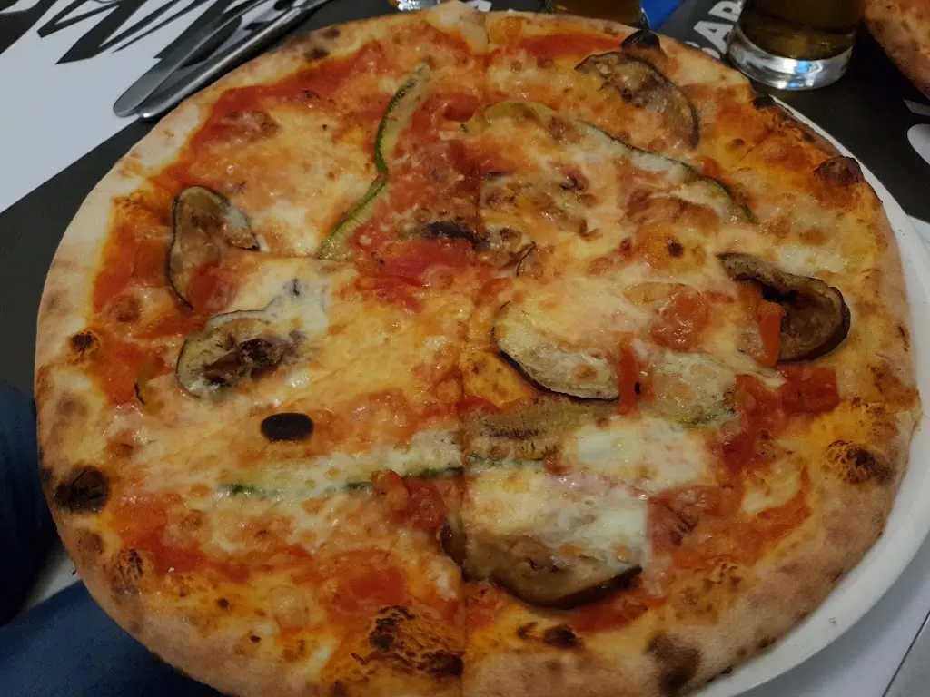 Tina Me_Black & White_Ascoli Satriano_recensione