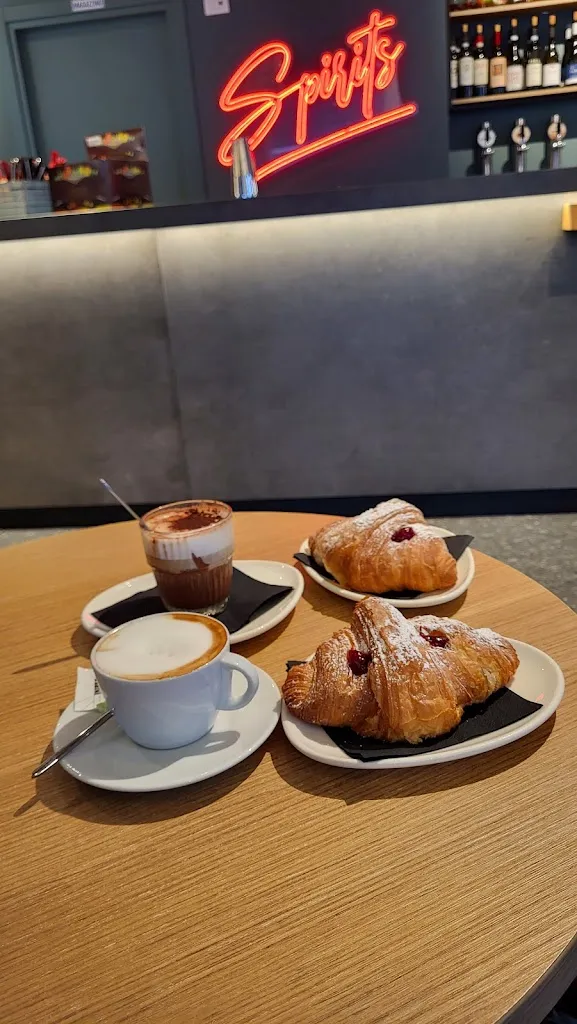 Dario Giusti_Cafè al Quindici_Inverigo_review