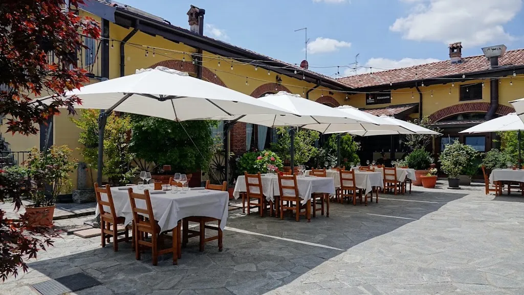 Cascina Vittoria_Inverno e Monteleone_slider_image_1