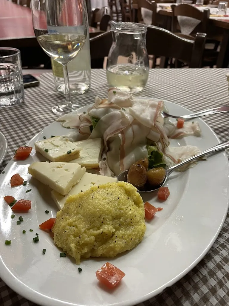 Andrea Mondonico_Old Fox Ristorante Pizzeria_Isola di Fondra_review