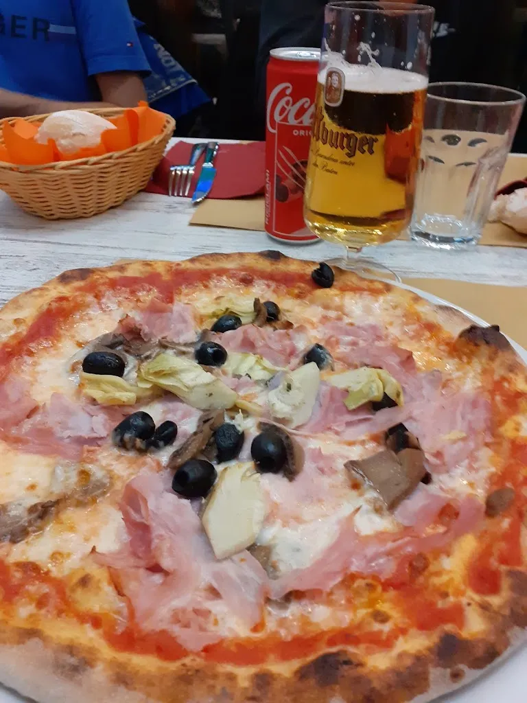 Sunflower Pizzeria, Bar, Cafè restaurant in Inveruno