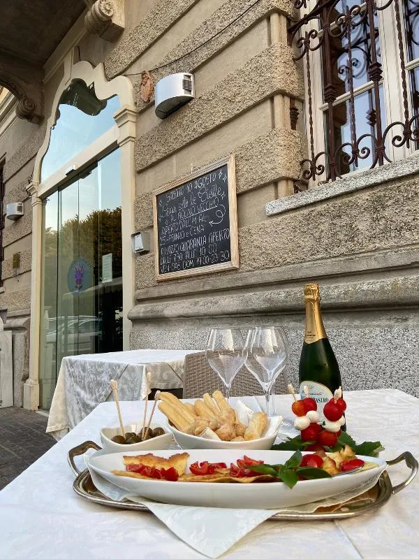 Hotel Ristorante Palazzo Quaranta_Isola Dovarese_slider_image_3