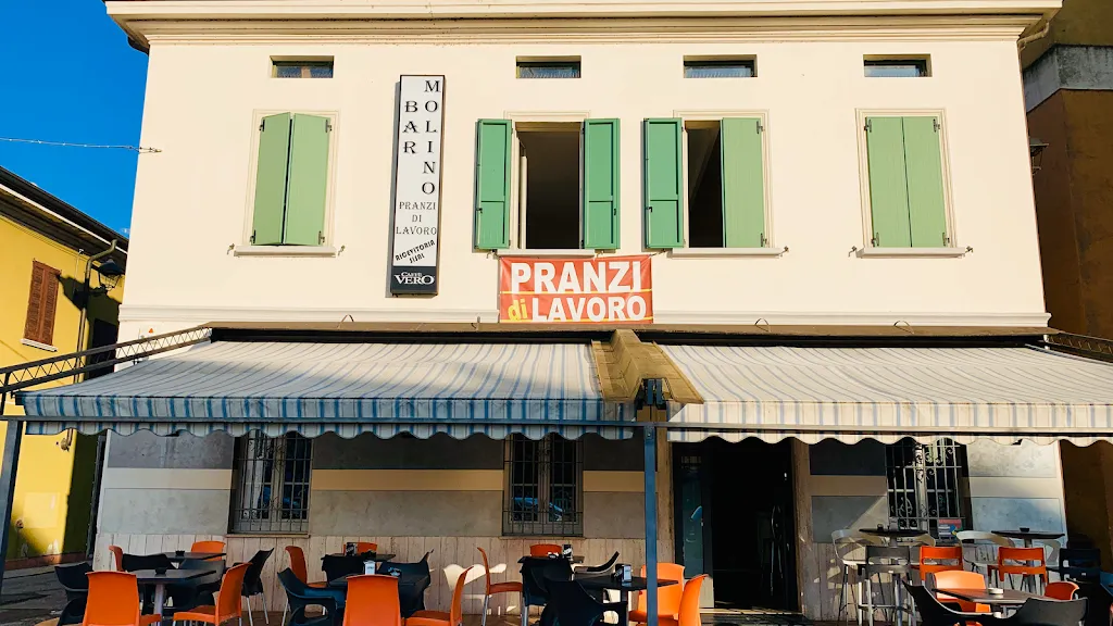 Bar Molino restaurant in Isorella