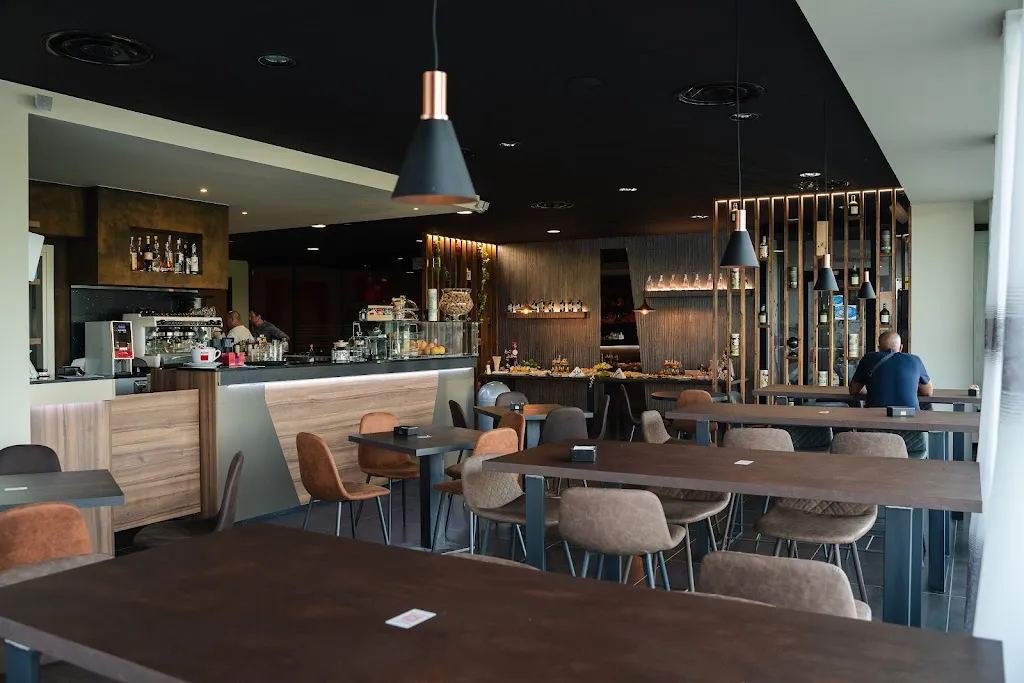 FÖ DE CÓ - Café & Bistrot_Isorella_slider_image_1