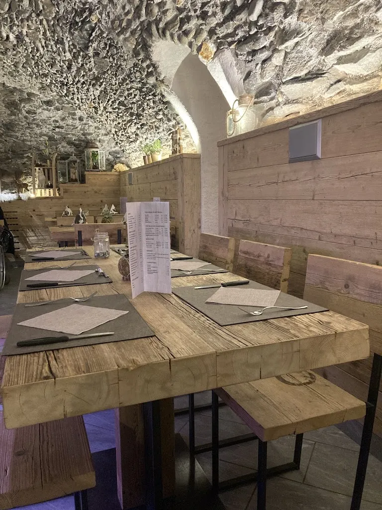 Patrik Tomanovic_Pizzeria L'involt_Isolaccia_review