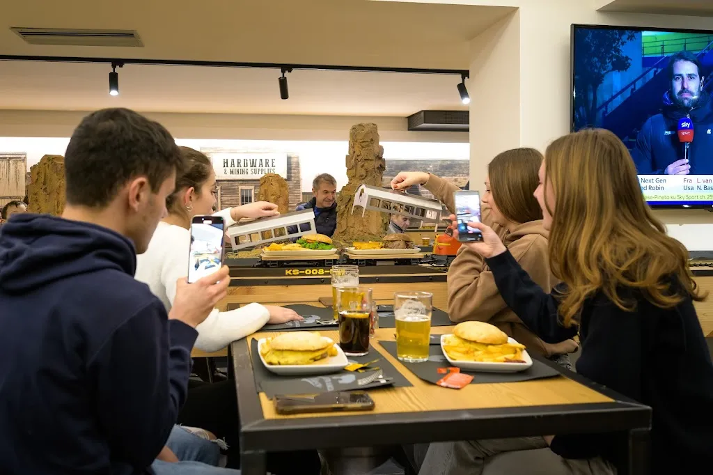 Oliver Railway Restaurant restaurant in Isolaccia