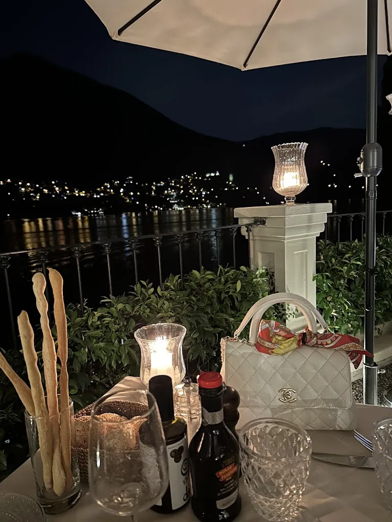 Ivette Boutilier_Le Luci del lago_Laglio_recensione