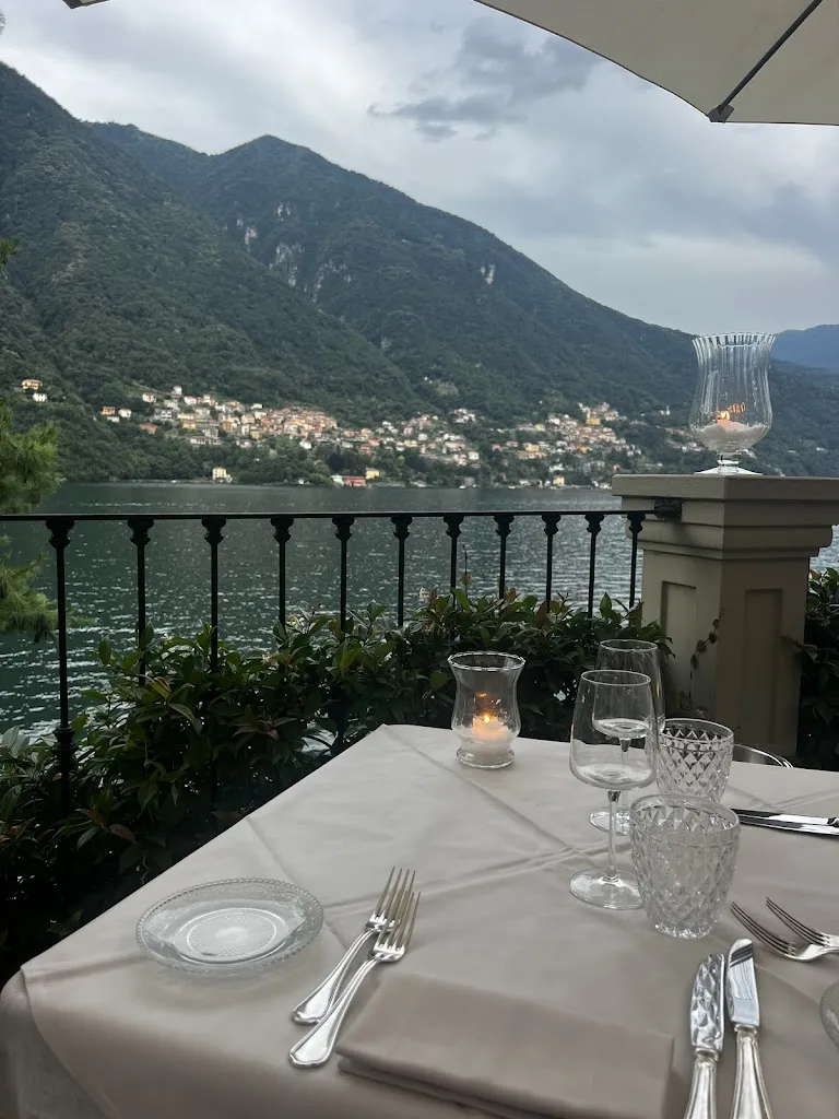 Rosie Mangiarotti_Le Luci del lago_Laglio_recensione