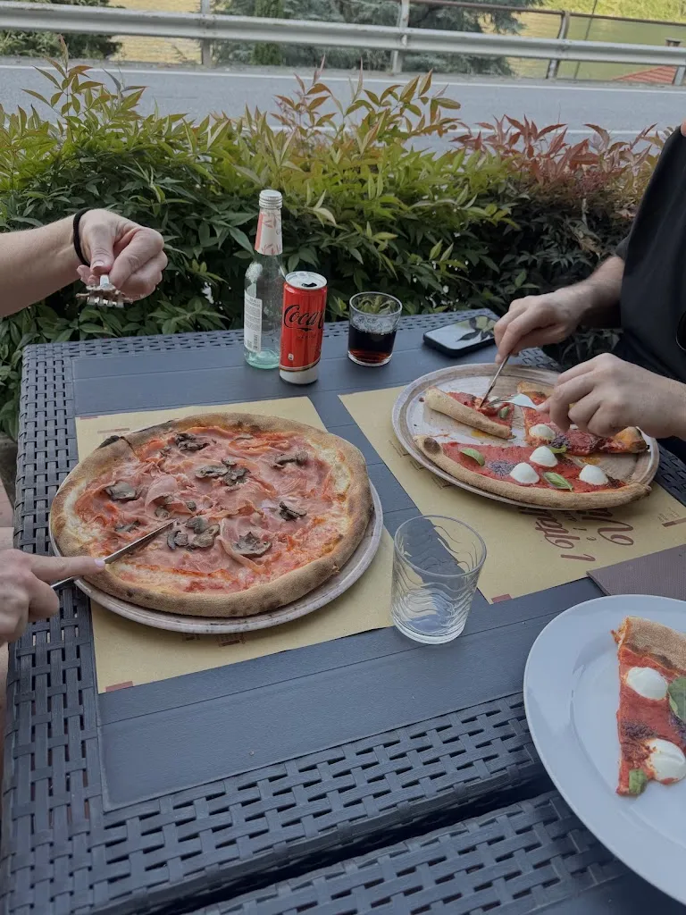 Amber Rose_Pizzeria Il Sagittario_Laglio_review