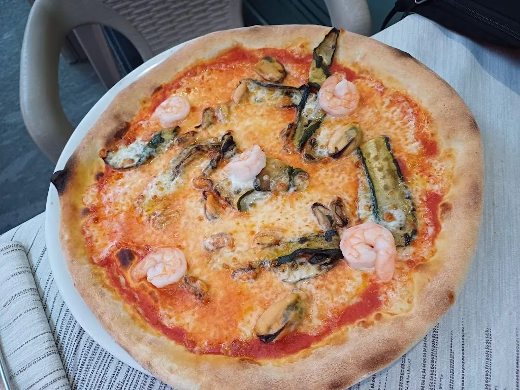 Al Pesce Vela Lambrugo_Lambrugo_slider_image_3